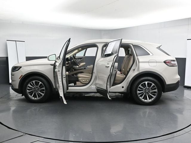 Used 2022 Lincoln Nautilus Reserve AWD/4WD image 41
