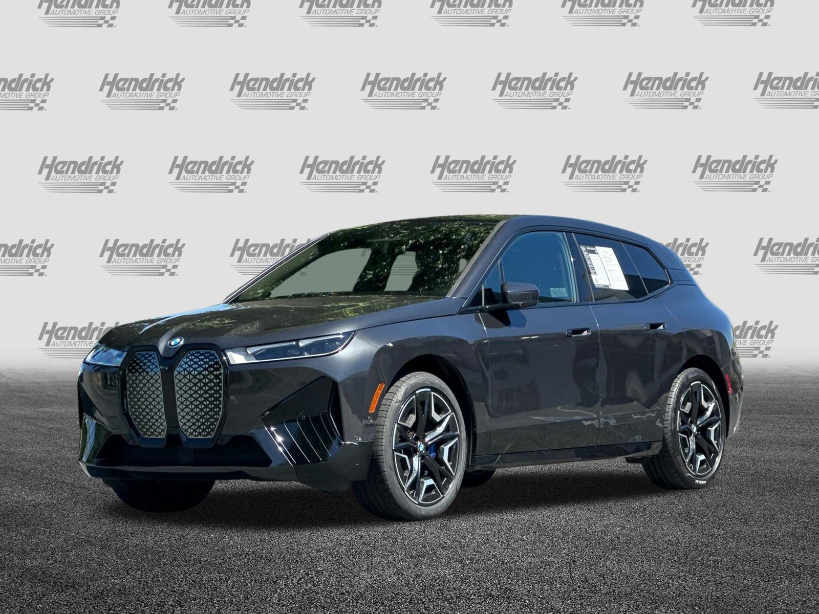 Used 2024 BMW iX xDrive50 w/ Premium Package AWD/4WD image 9