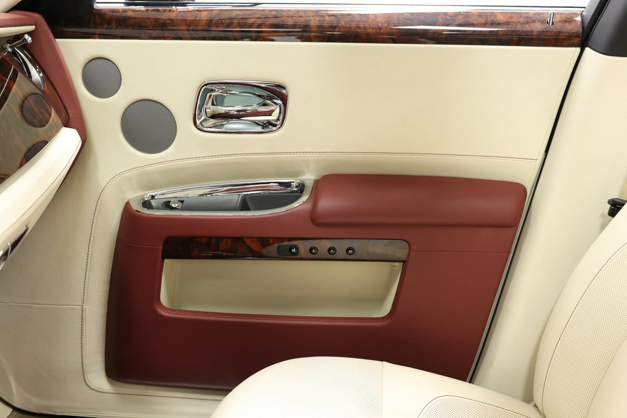 Used 2013 Rolls-Royce Ghost RWD image 22