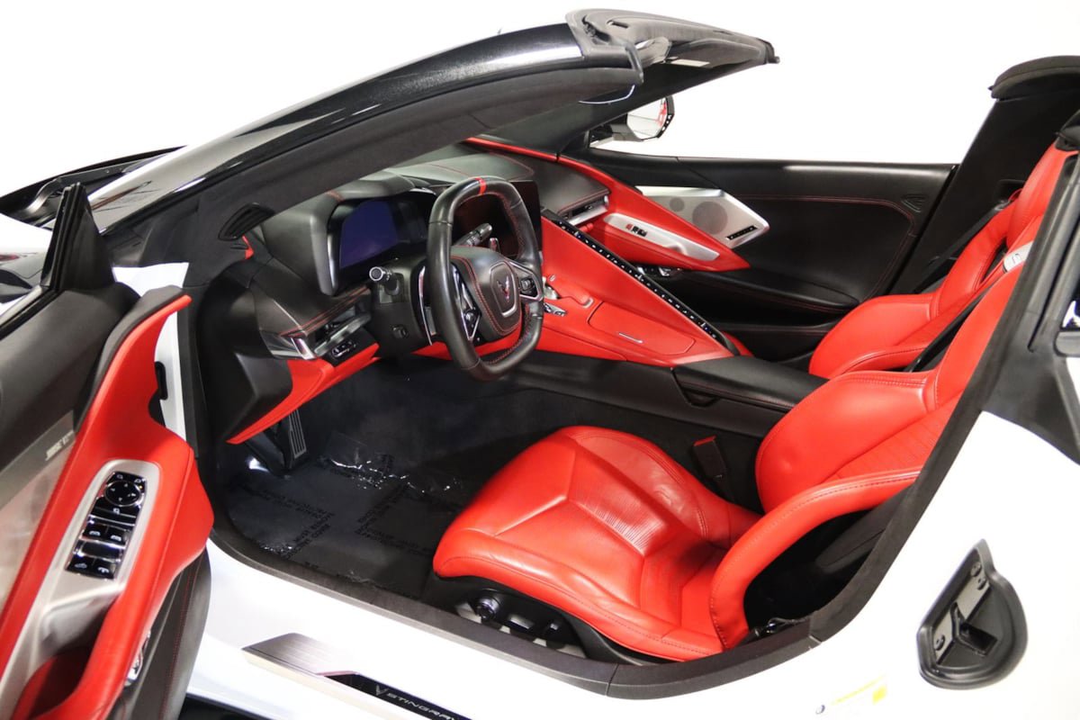 Used 2024 Chevrolet Corvette Stingray Premium Conv w/ Z51 Performance Package RWD image 39