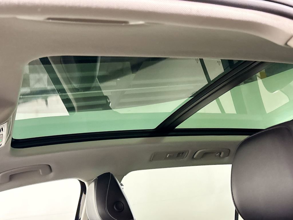 Used 2022 Volkswagen Tiguan SE image 18