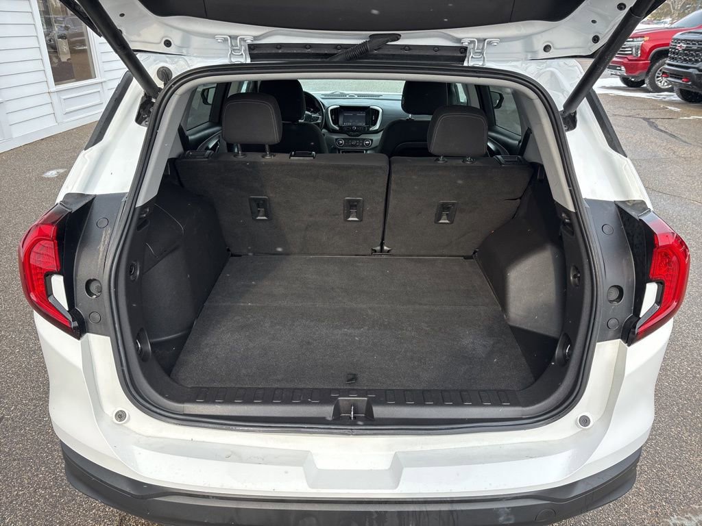 Used 2022 GMC Terrain SLE w/ Driver Convenience Package image 10
