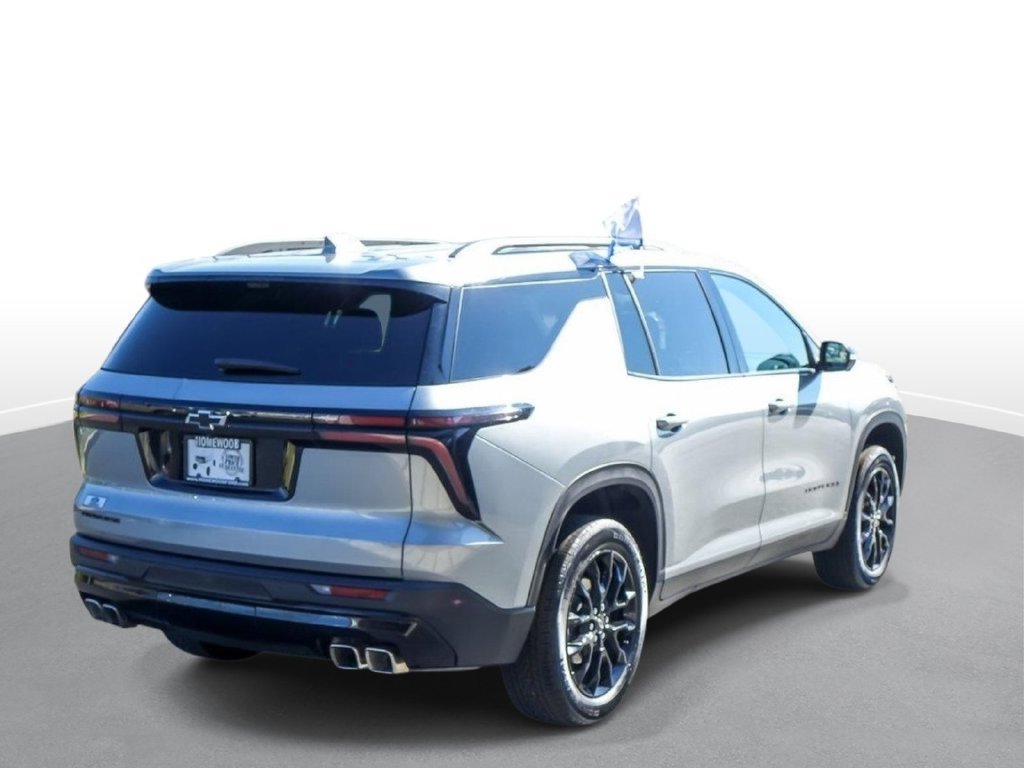 Used 2026 Chevrolet Traverse LT w/ Midnight/Sport Edition FWD image 8