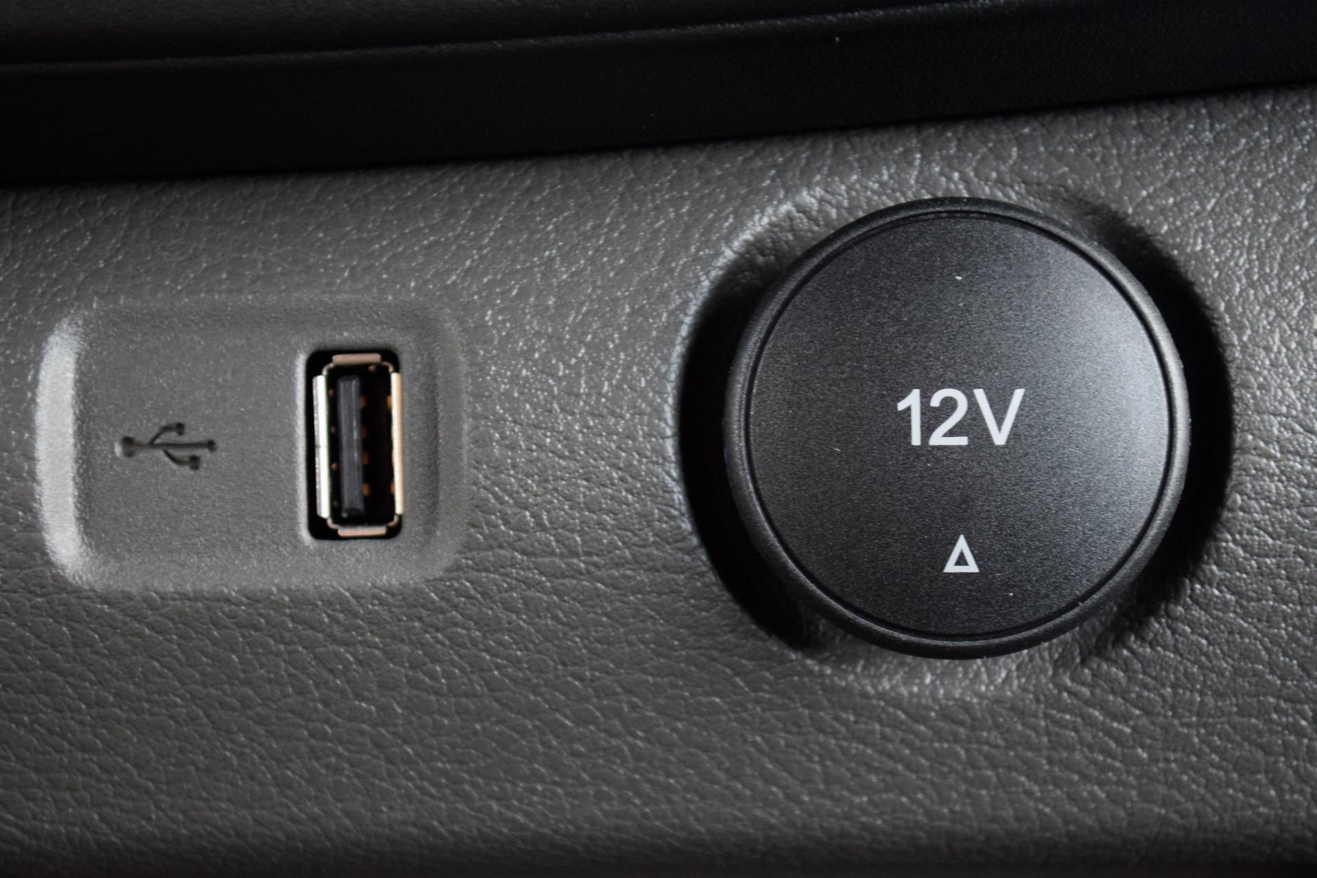 New 2026 Ford Transit 150 148 Medium Roof AWD image 16