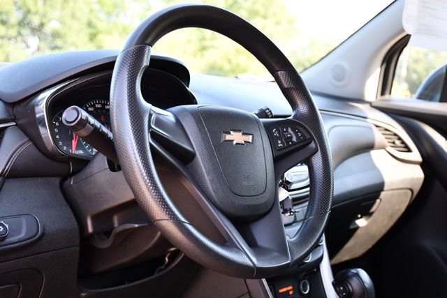 Used 2017 Chevrolet Trax LS FWD image 12