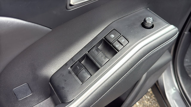 Used 2023 Toyota Highlander XLE FWD image 19