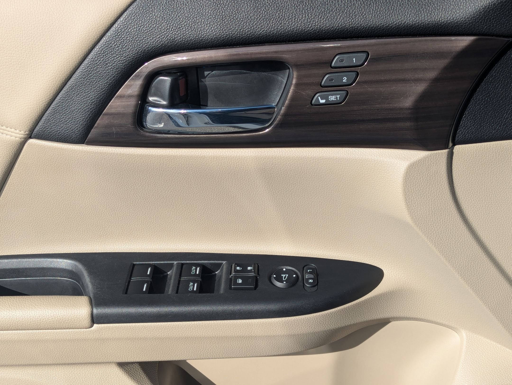 Used 2016 Honda Accord Touring image 11