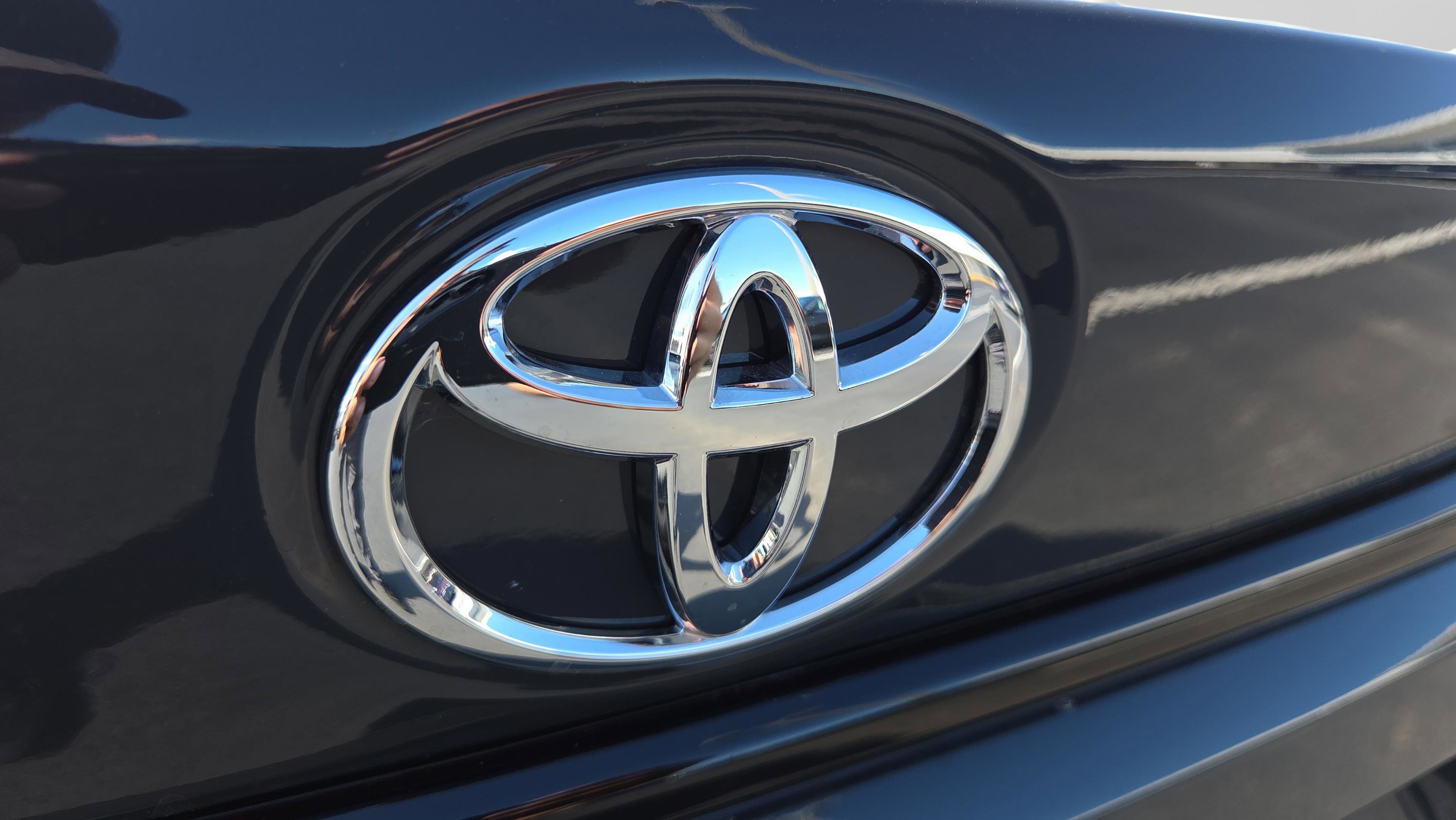 Used 2025 Toyota Corolla LE w/ Convenience Package image 10