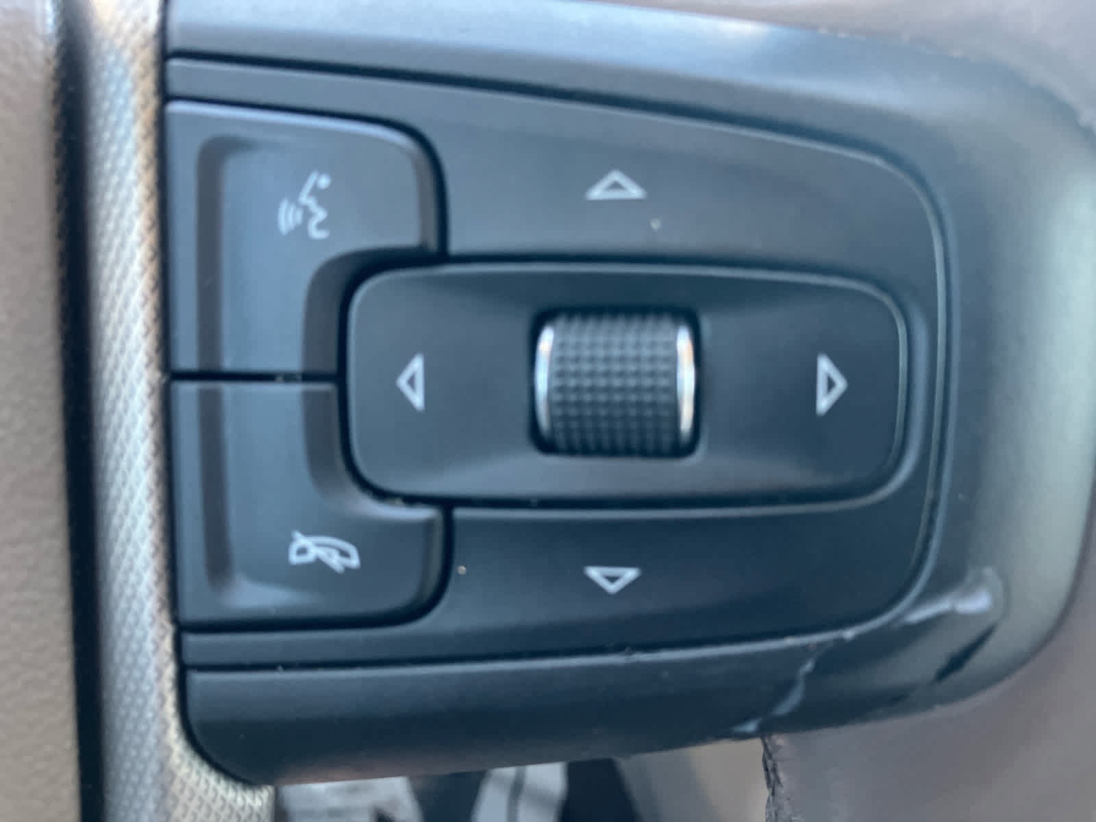 Used 2021 GMC Yukon Denali w/ Denali Premium Package RWD image 21