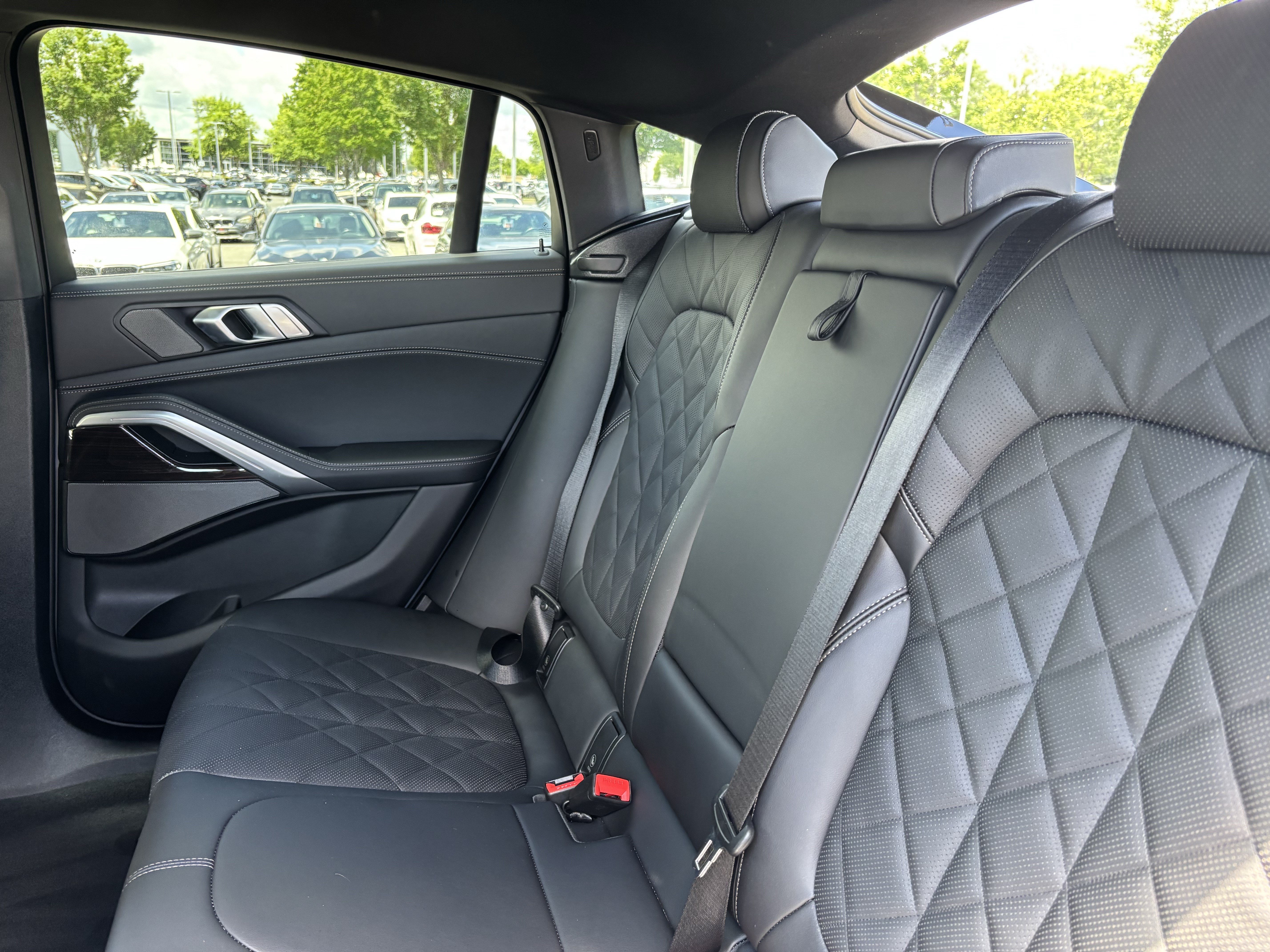 Certified 2026 BMW X6 xDrive40i AWD/4WD image 33