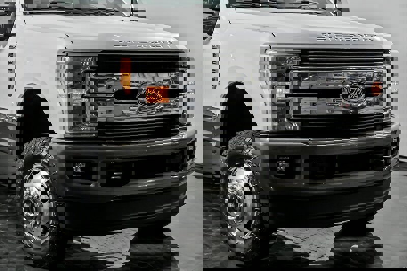 Used 2017 Ford F350 King Ranch w/ FX4 Off-Road Package AWD/4WD image 2