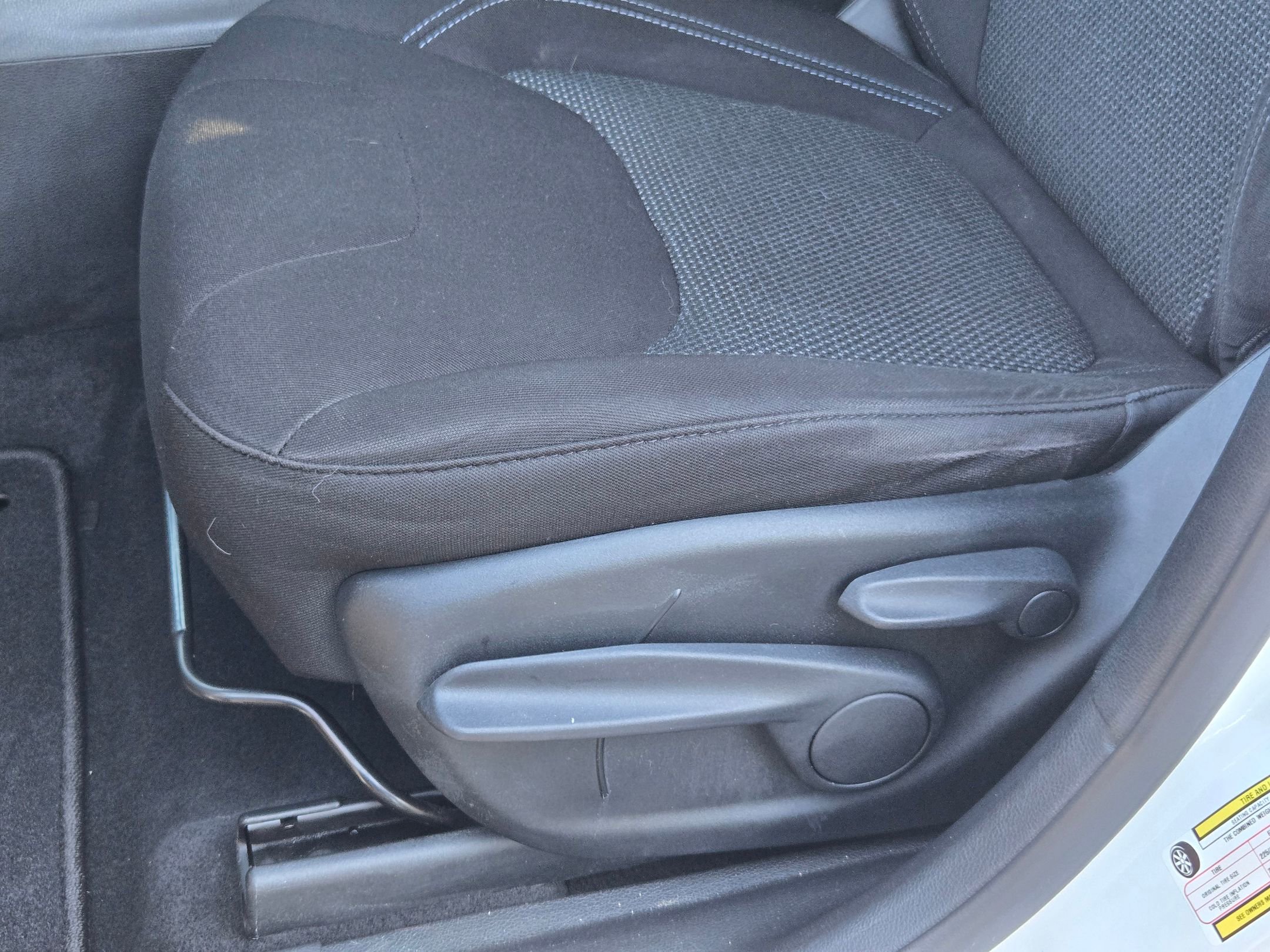 Used 2021 Jeep Cherokee Latitude image 23