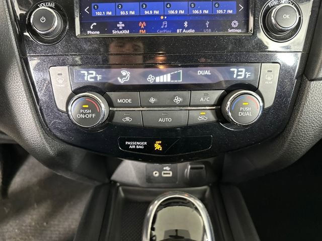Used 2018 Nissan Rogue SV image 30