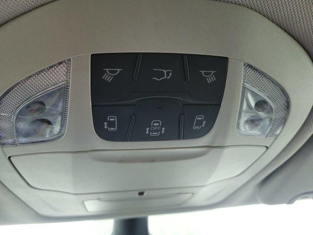 Used 2023 Chrysler Pacifica Touring-L FWD image 23