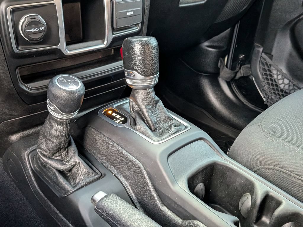 Used 2023 Jeep Wrangler Sport AWD/4WD image 23