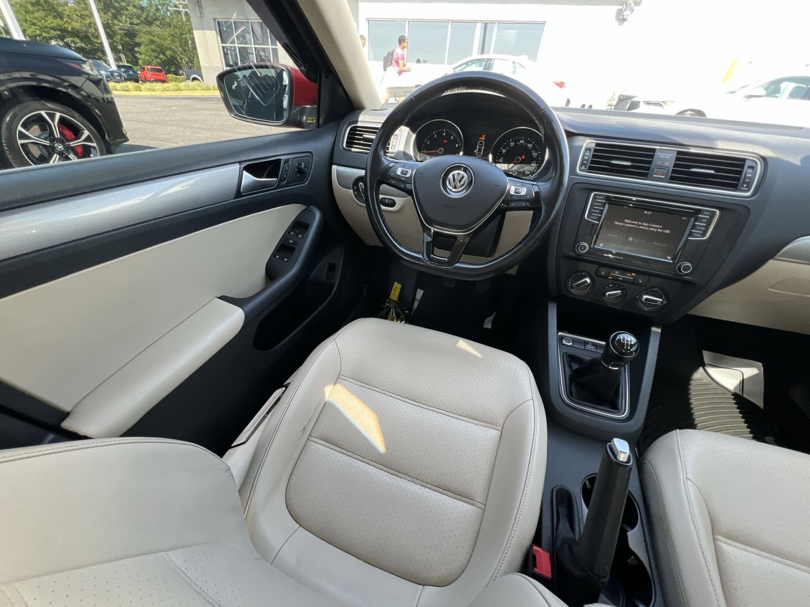 Used 2018 Volkswagen Jetta SE FWD image 4
