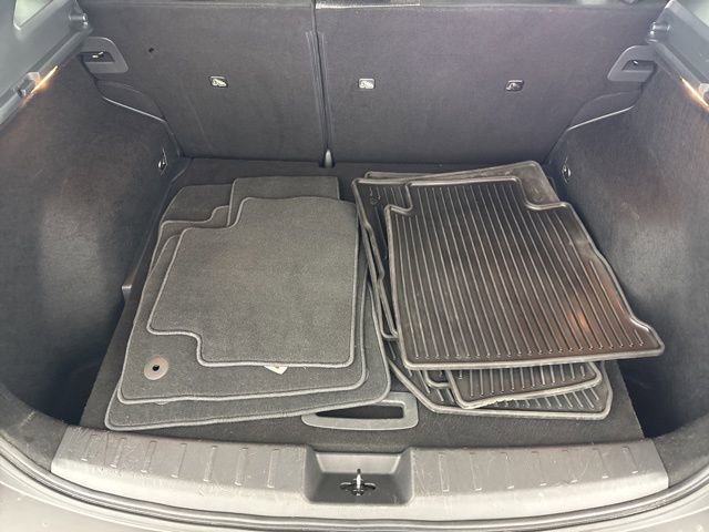 Used 2025 Nissan Kicks SV image 31