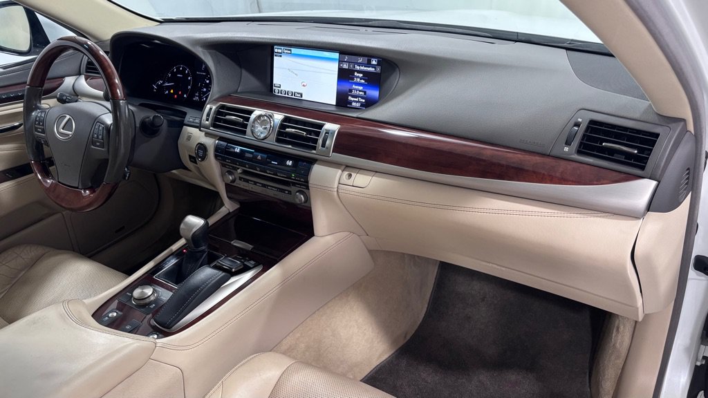 Used 2015 Lexus LS 460 AWD w/ Comfort Package image 18