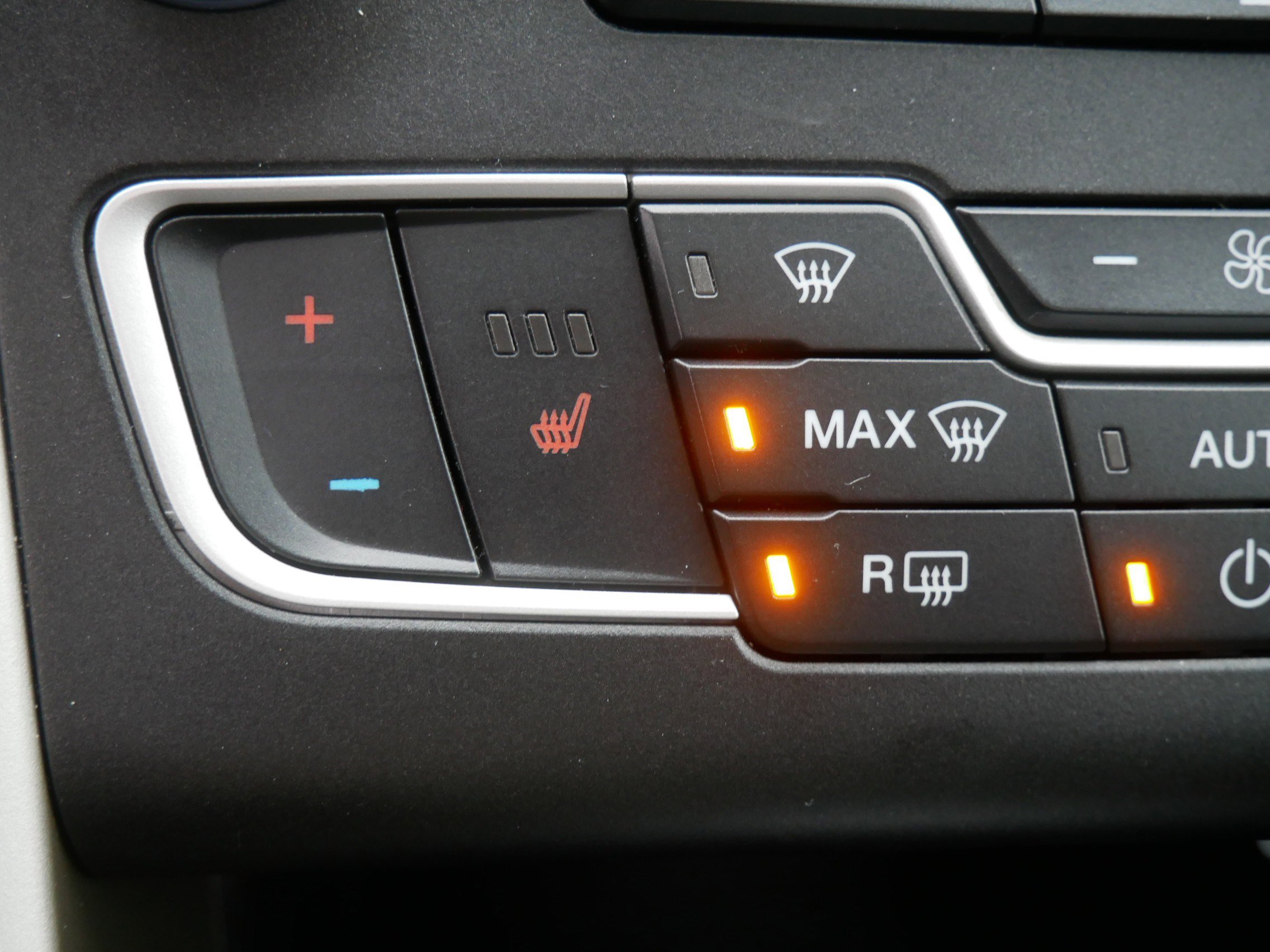 Used 2016 Ford Fusion SE w/ Equipment Group 202A image 31