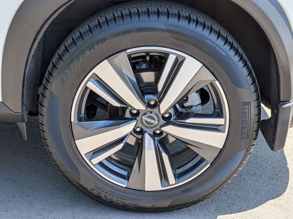 Used 2022 Nissan Rogue Platinum w/ Head-Up Display Package image 27