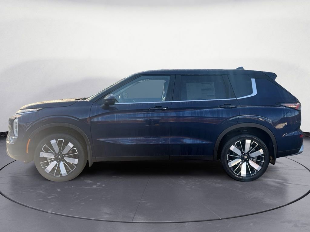 New 2026 Mitsubishi Outlander SE image 2