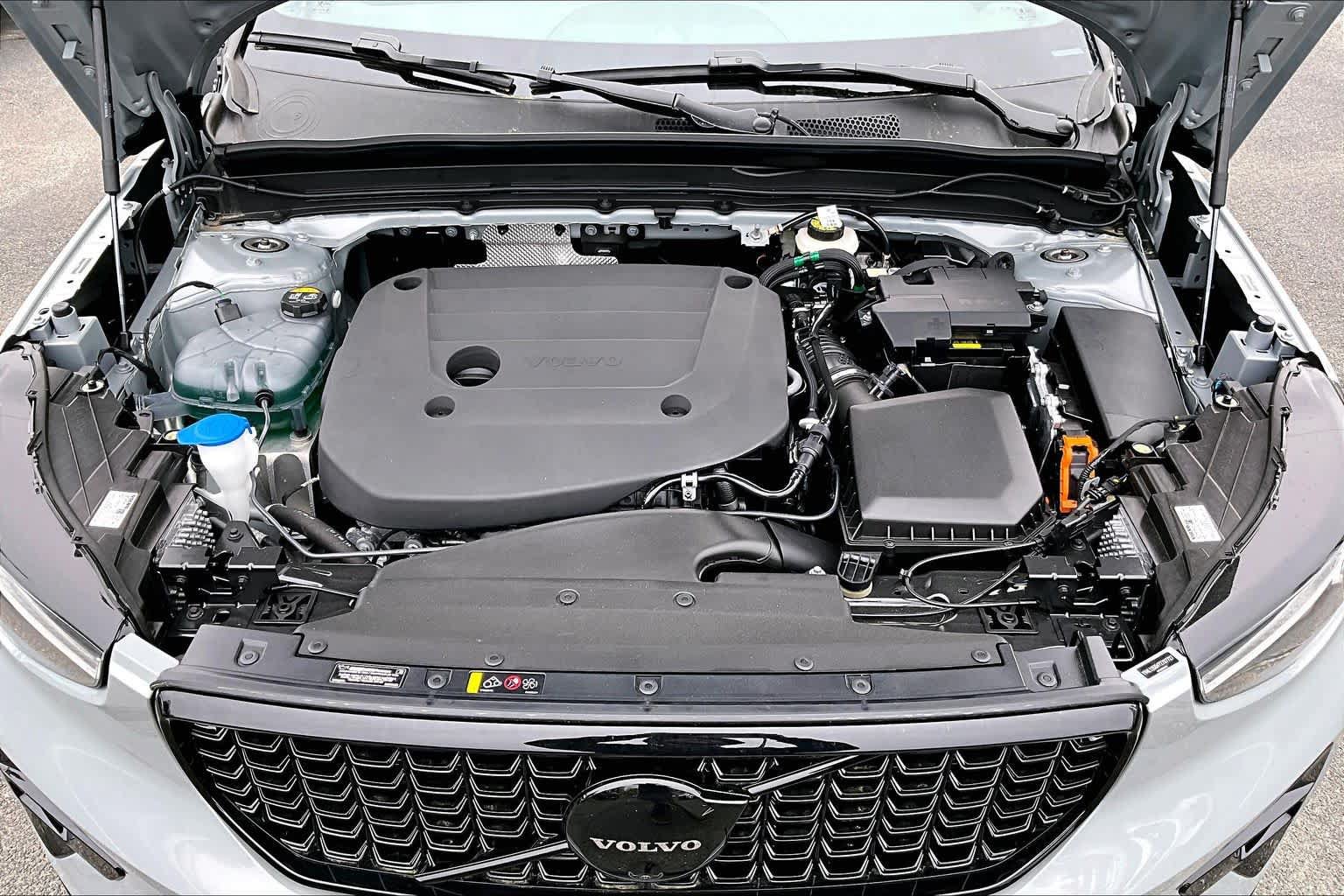 New 2026 Volvo XC40 B5 Ultra w/ Protection Package Premier AWD/4WD image 14