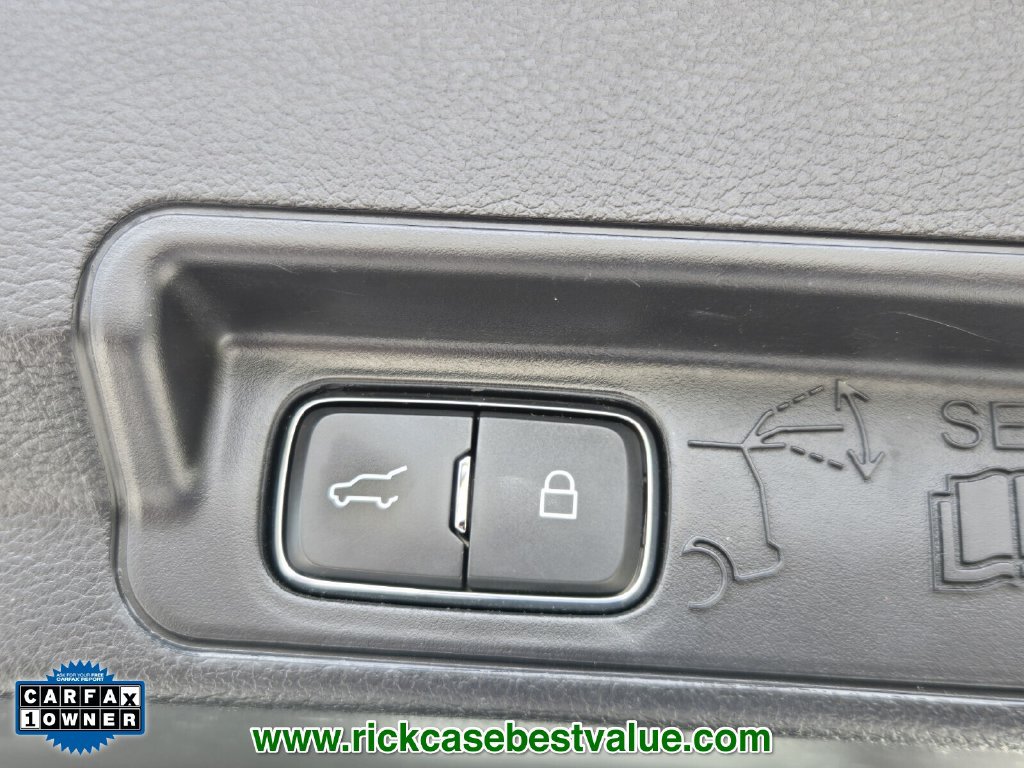 Used 2021 Ford Explorer Limited w/ Equipment Group 301A RWD image 16