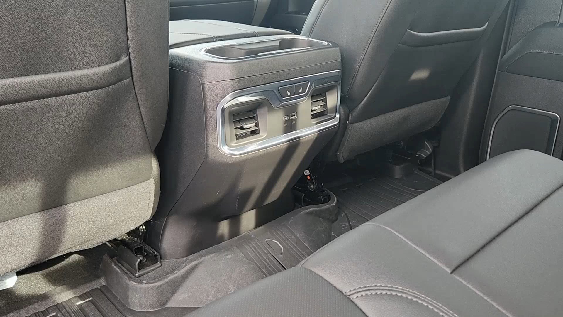 Used 2024 GMC Sierra 1500 SLT w/ SLT Premium Plus Package image 18