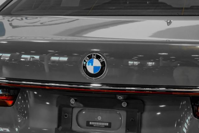 Used 2020 BMW 750i xDrive w/ Executive Package AWD/4WD image 68