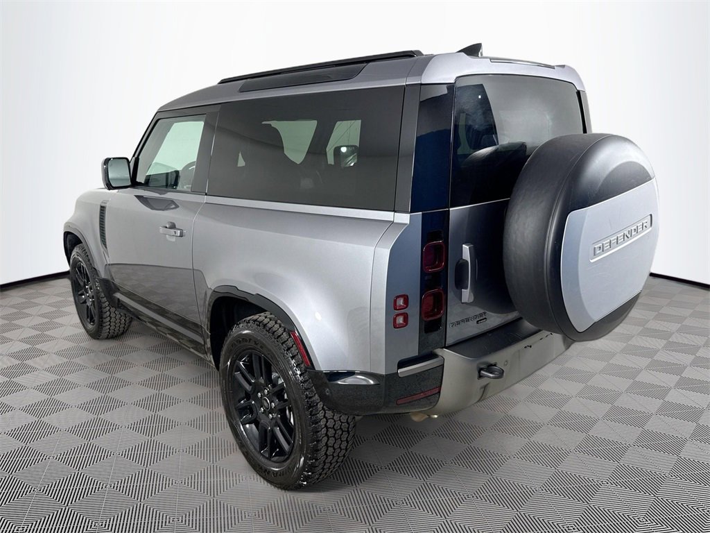 Used 2022 Land Rover Defender 90 X-Dynamic S image 6