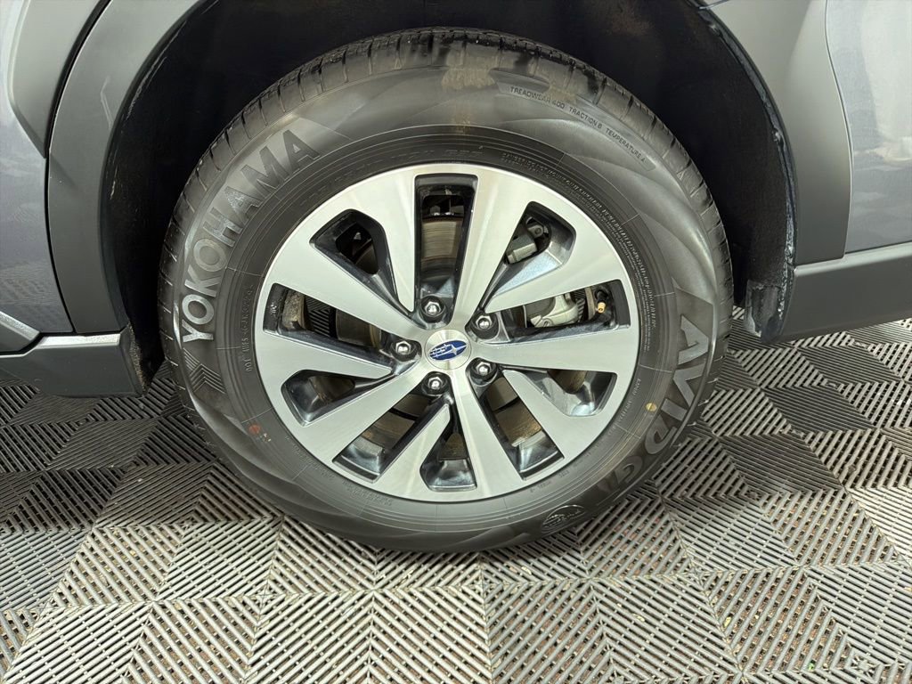 Used 2025 Subaru Outback Premium image 32