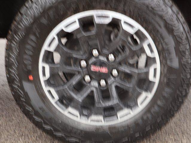 New 2026 GMC Canyon AT4 image 42