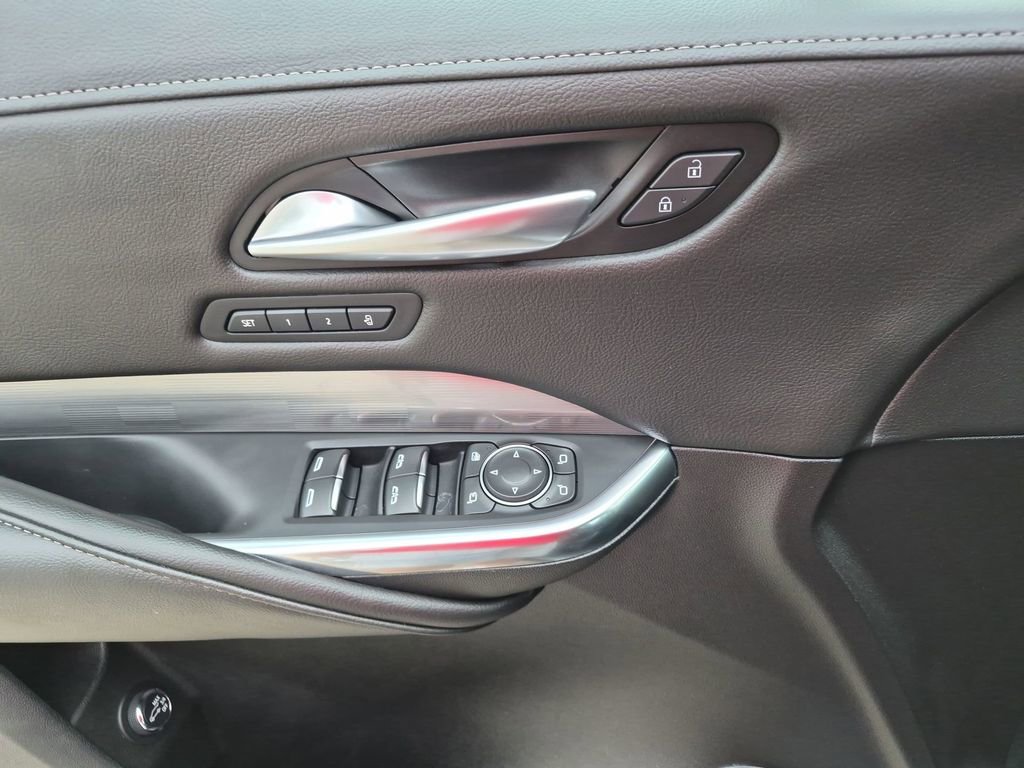 Used 2025 Cadillac XT4 Premium Luxury FWD image 13