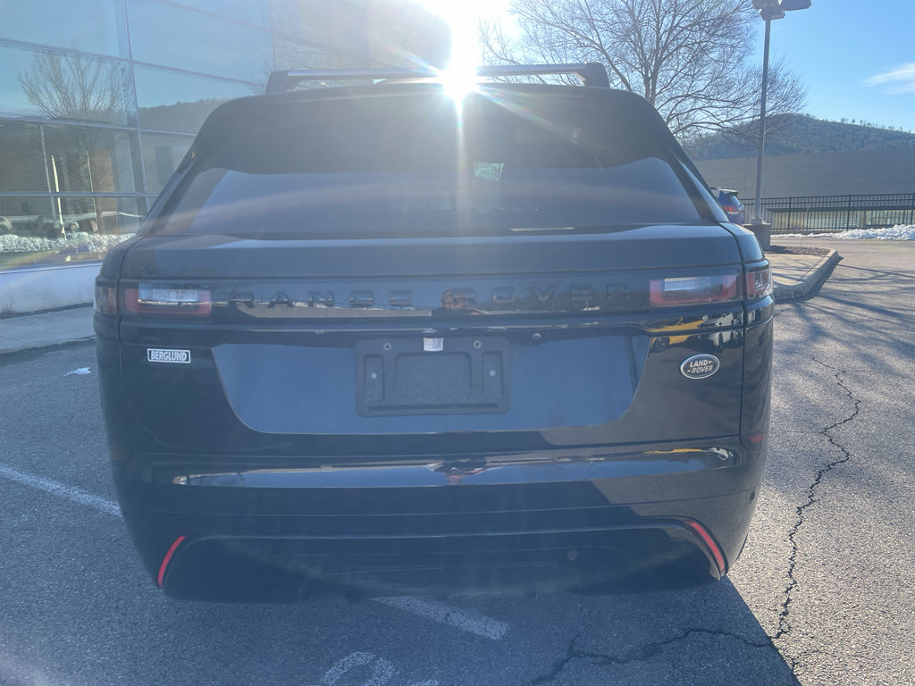 Used 2023 Land Rover Range Rover Velar R-Dynamic S image 4