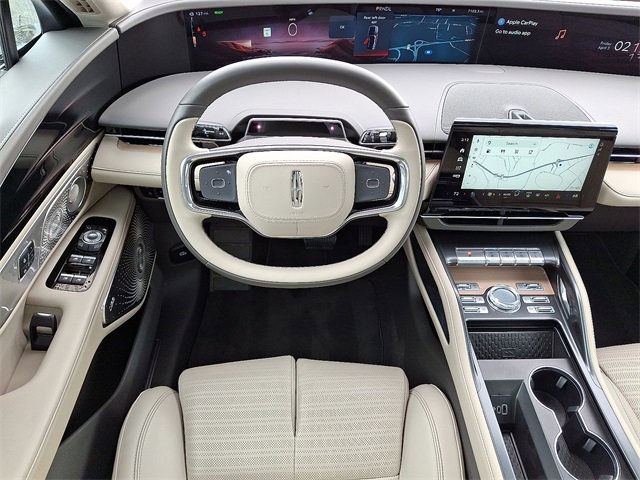 Used 2024 Lincoln Nautilus Reserve w/ Equipment Group 203A image 11