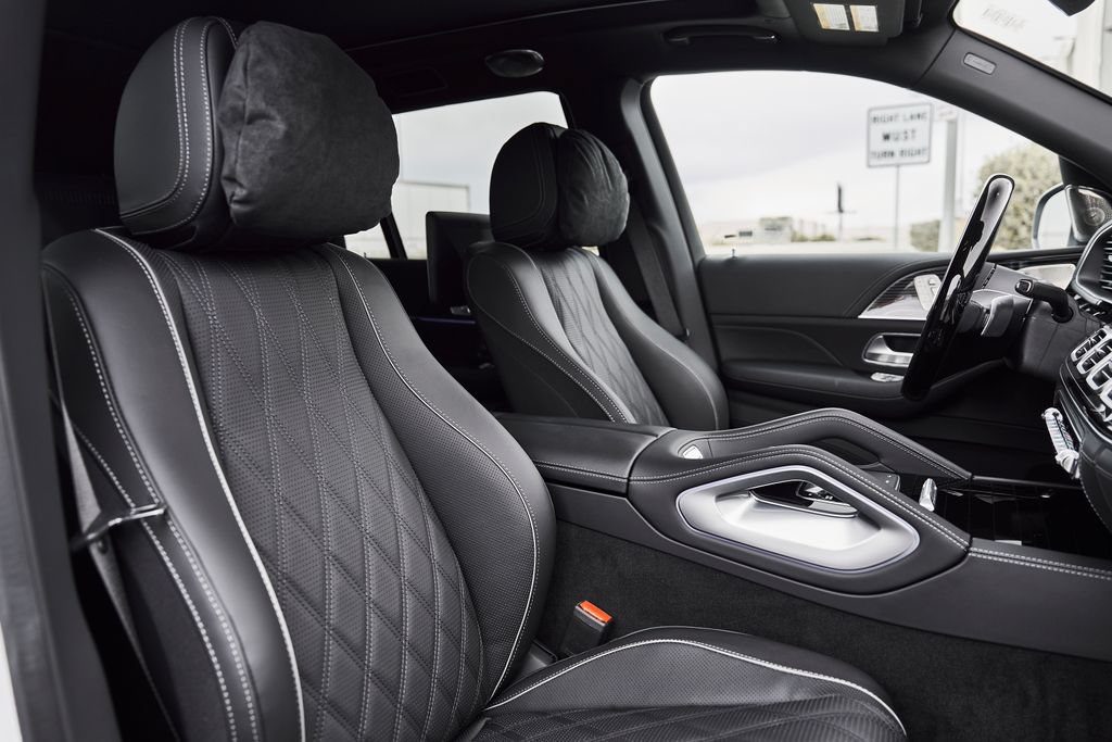 Used 2026 Mercedes-Benz Maybach GLS 600 4MATIC image 40