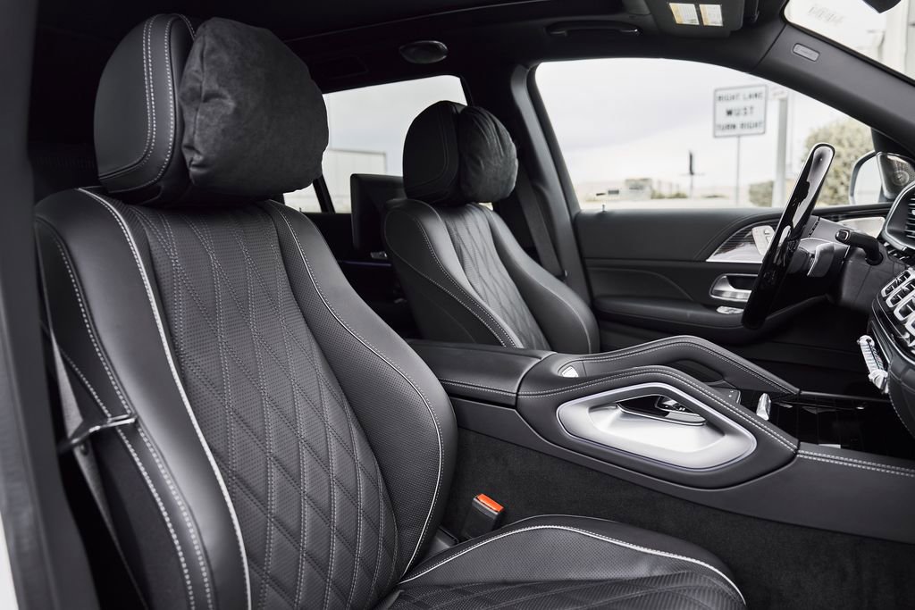 Used 2026 Mercedes-Benz Maybach GLS 600 4MATIC image 40