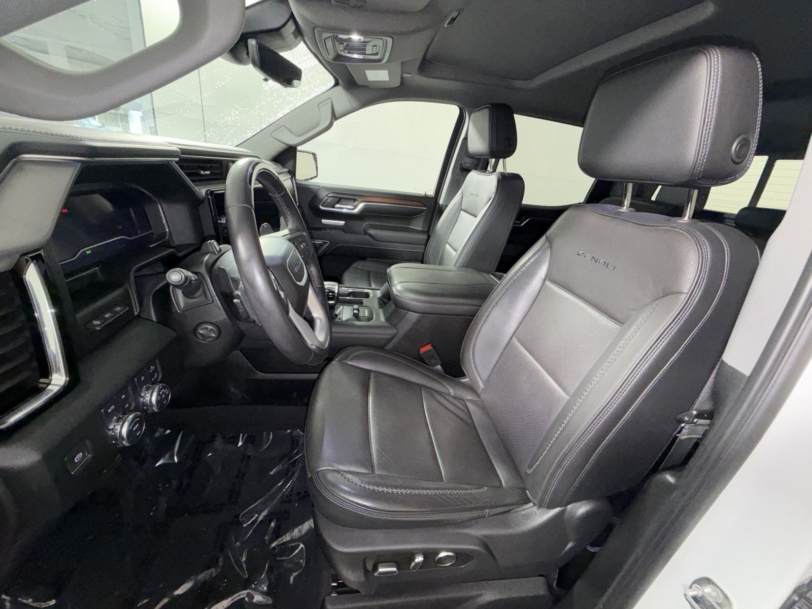 Used 2024 GMC Sierra 1500 Denali AWD/4WD image 13