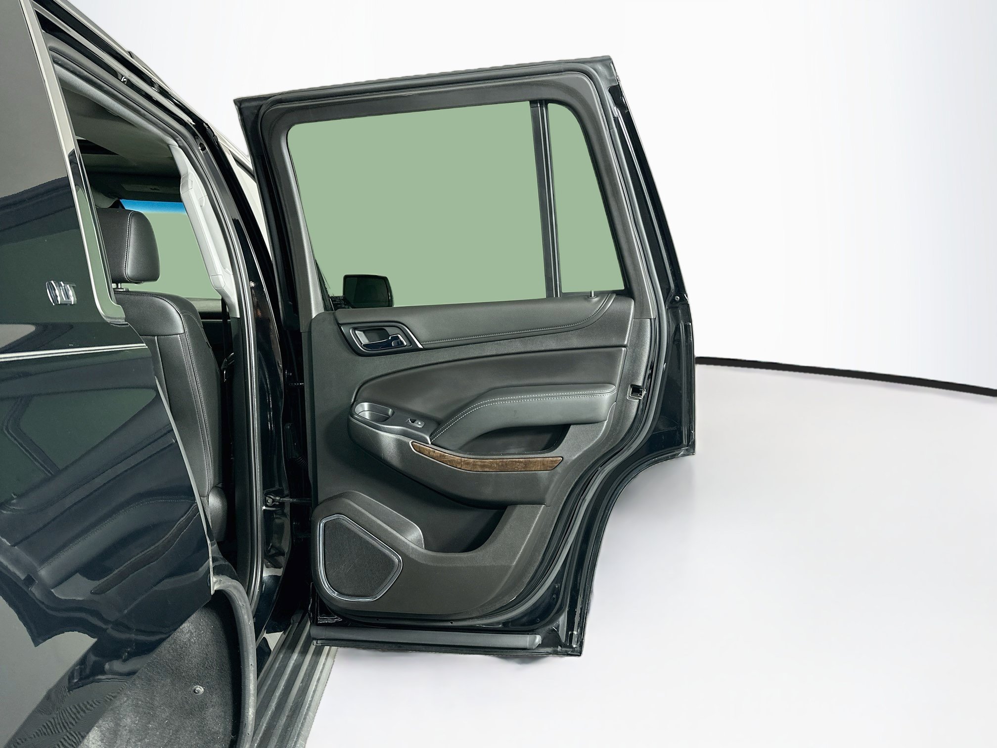 Used 2019 Chevrolet Tahoe LT AWD/4WD image 32