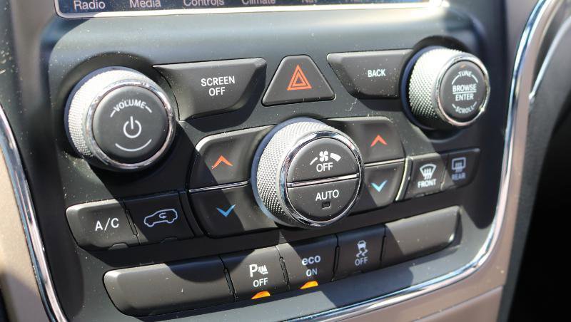 Used 2014 Jeep Grand Cherokee Limited w/ Trailer Tow Group IV image 19