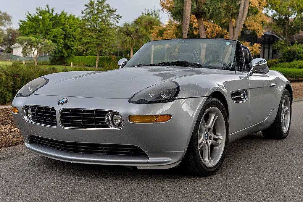 Used 2003 BMW Z8 RWD image 2