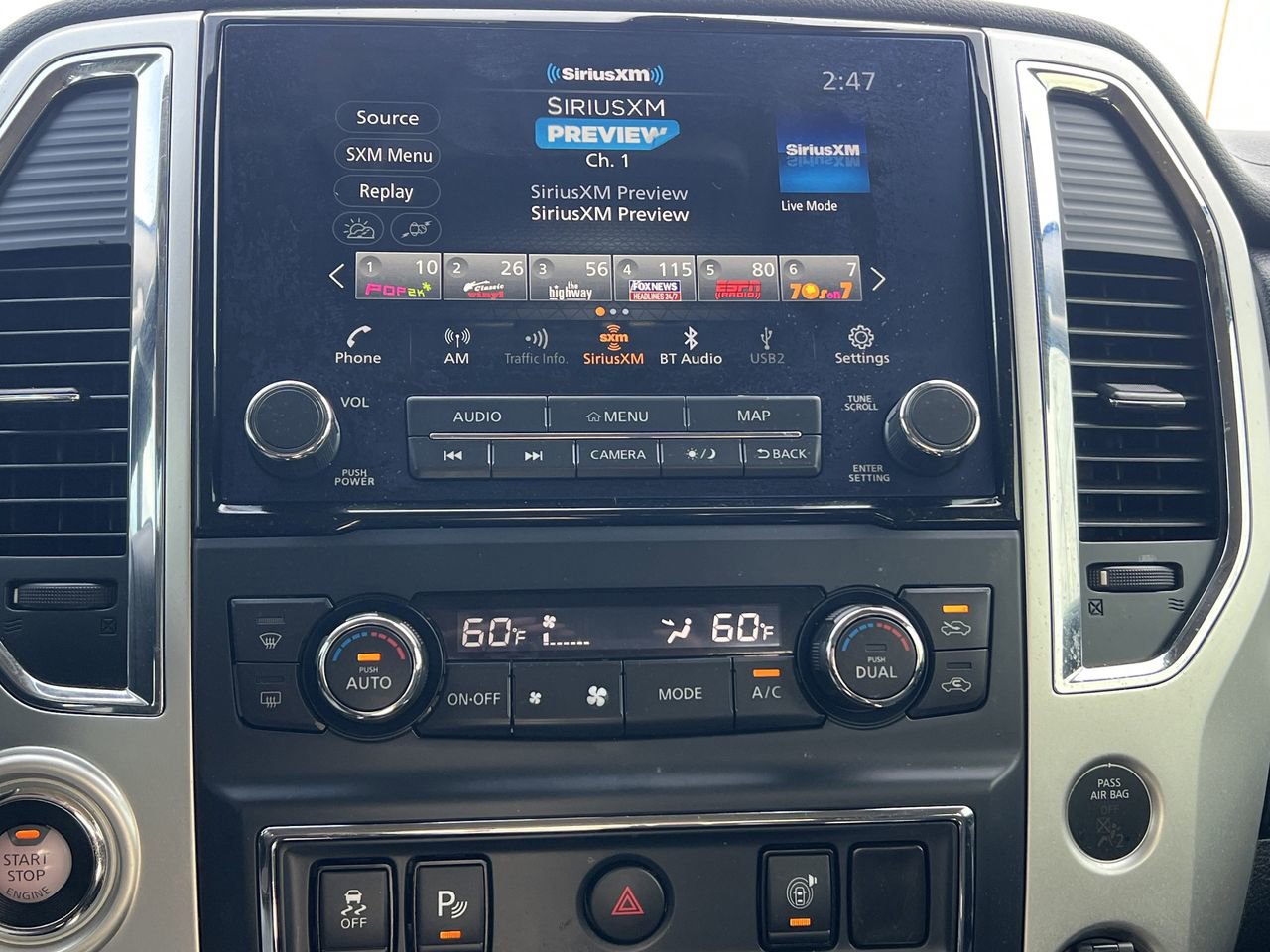 Used 2021 Nissan Titan SV w/ SV Convenience Package image 4