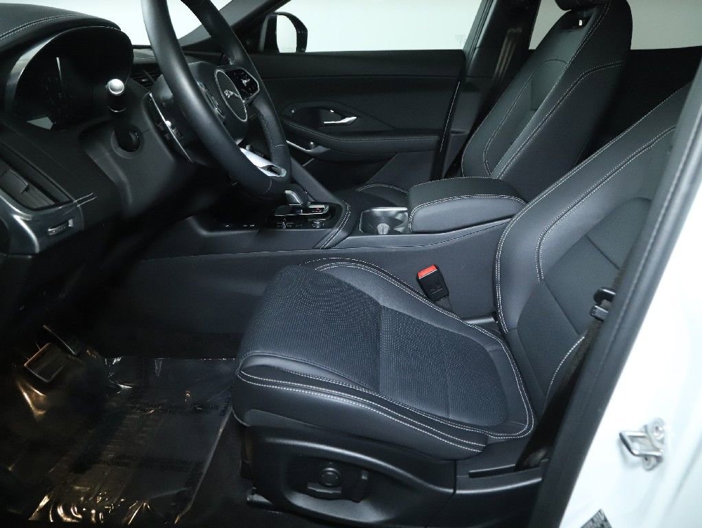 Certified 2024 Jaguar E-PACE R-Dynamic SE image 17