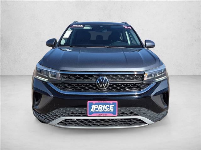 Used 2024 Volkswagen Taos SE AWD/4WD image 2