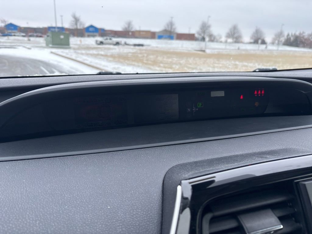 Used 2021 Toyota Prius LE image 25