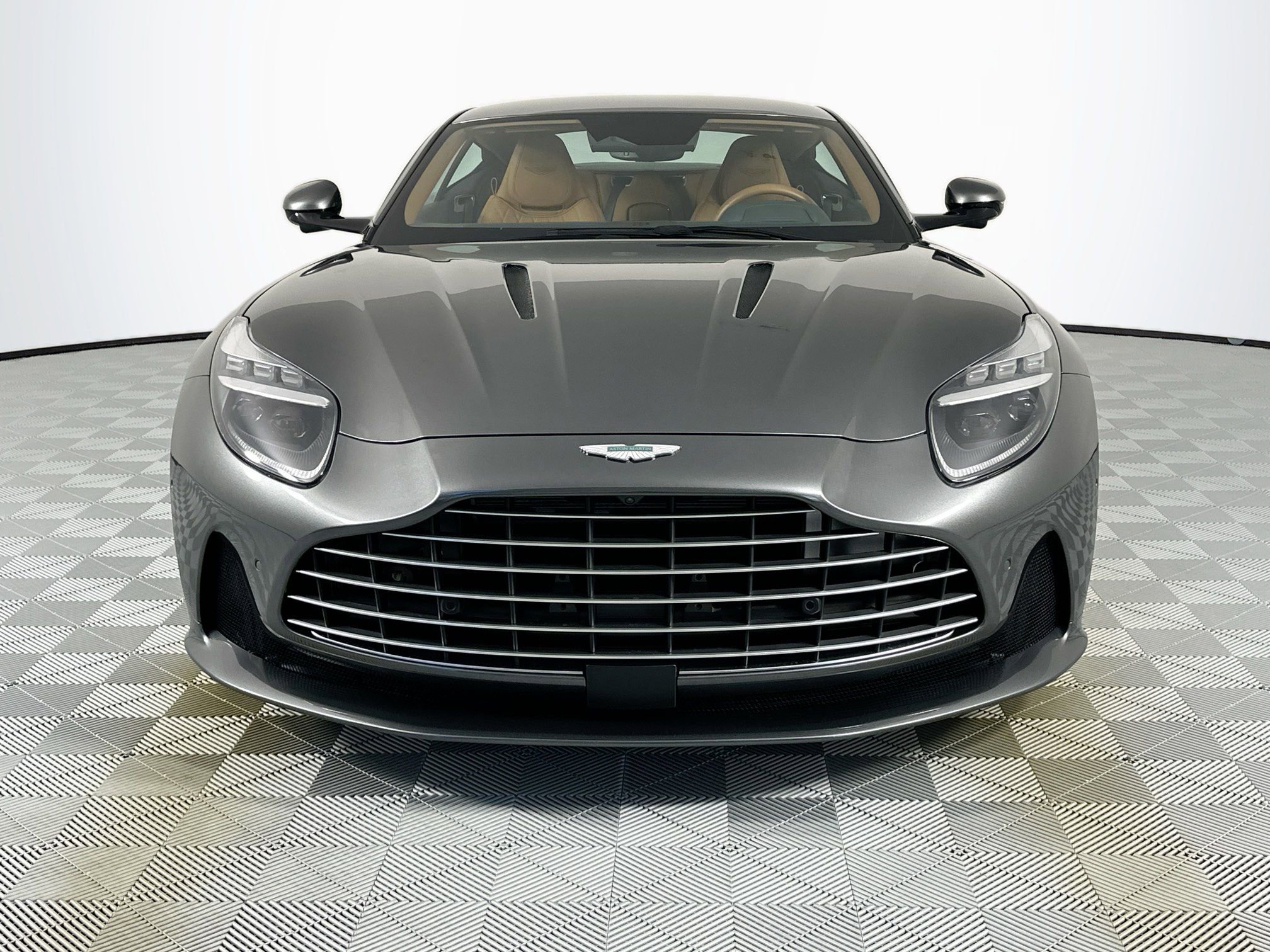 Used 2024 Aston Martin DB12 Coupe image 7