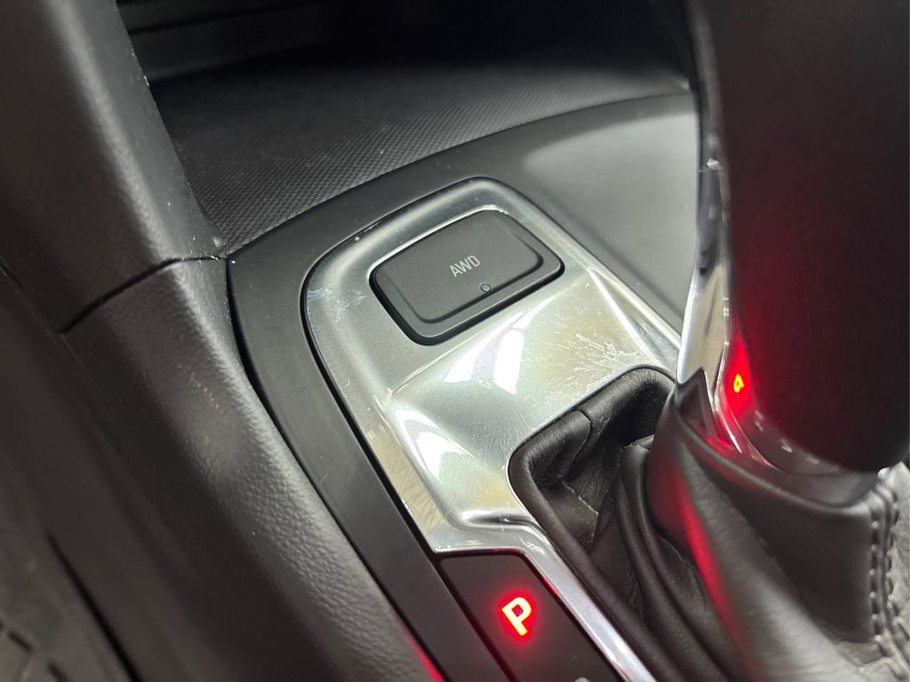 Used 2020 Chevrolet Equinox LT w/ Midnight Edition image 35