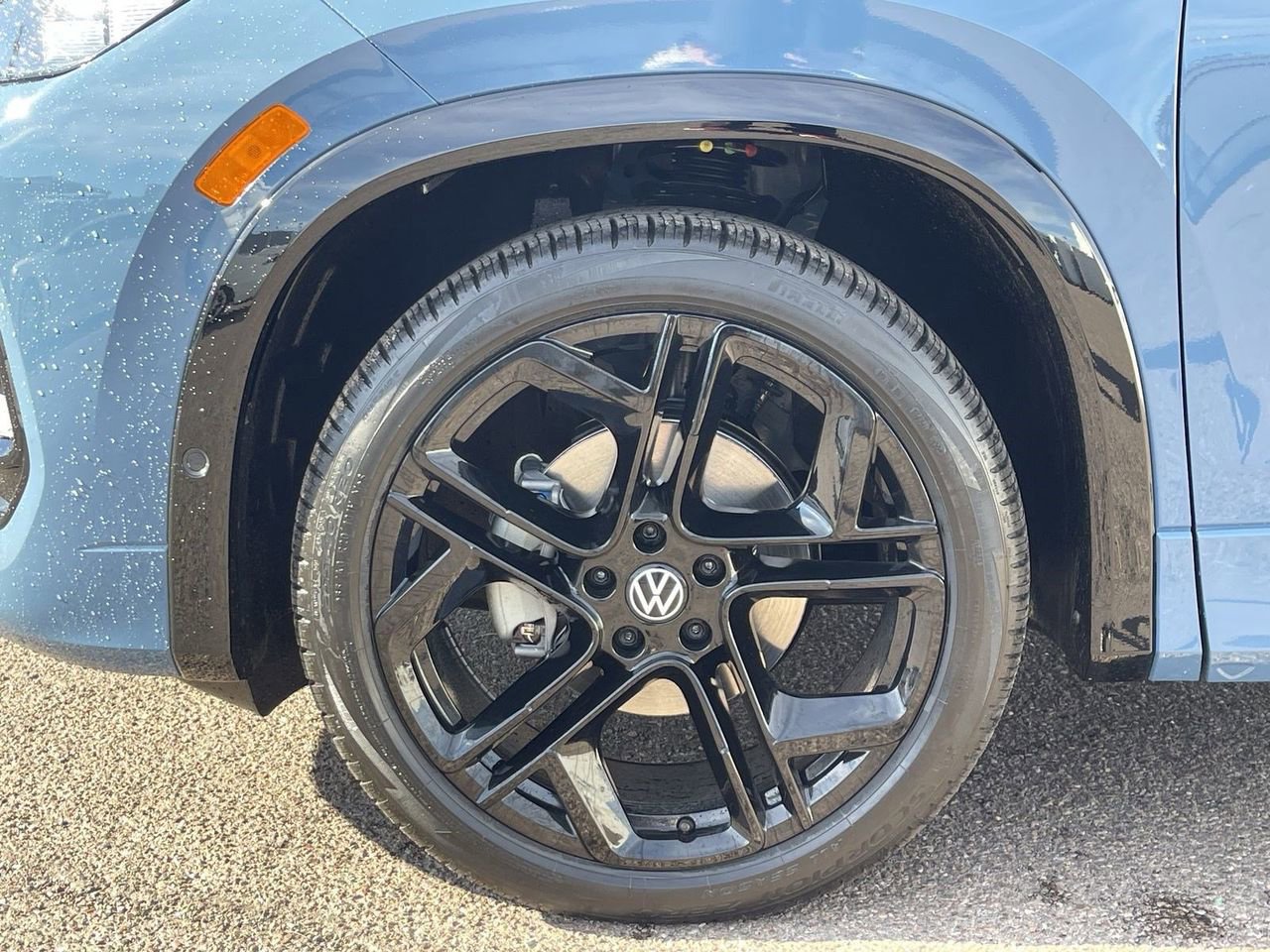 New 2026 Volkswagen Tiguan SE R-Line FWD image 6