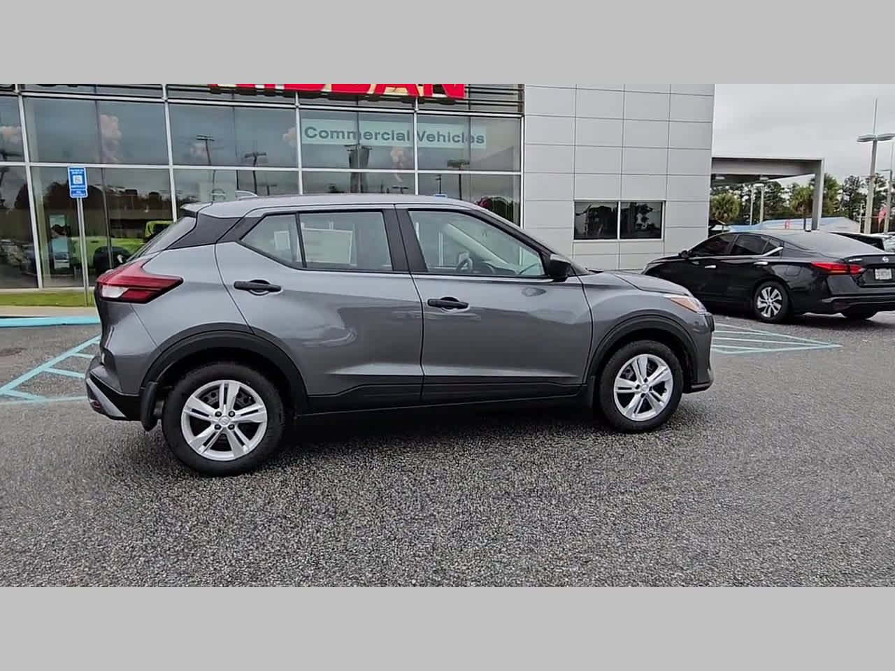 New 2025 Nissan Kicks Play S image 36