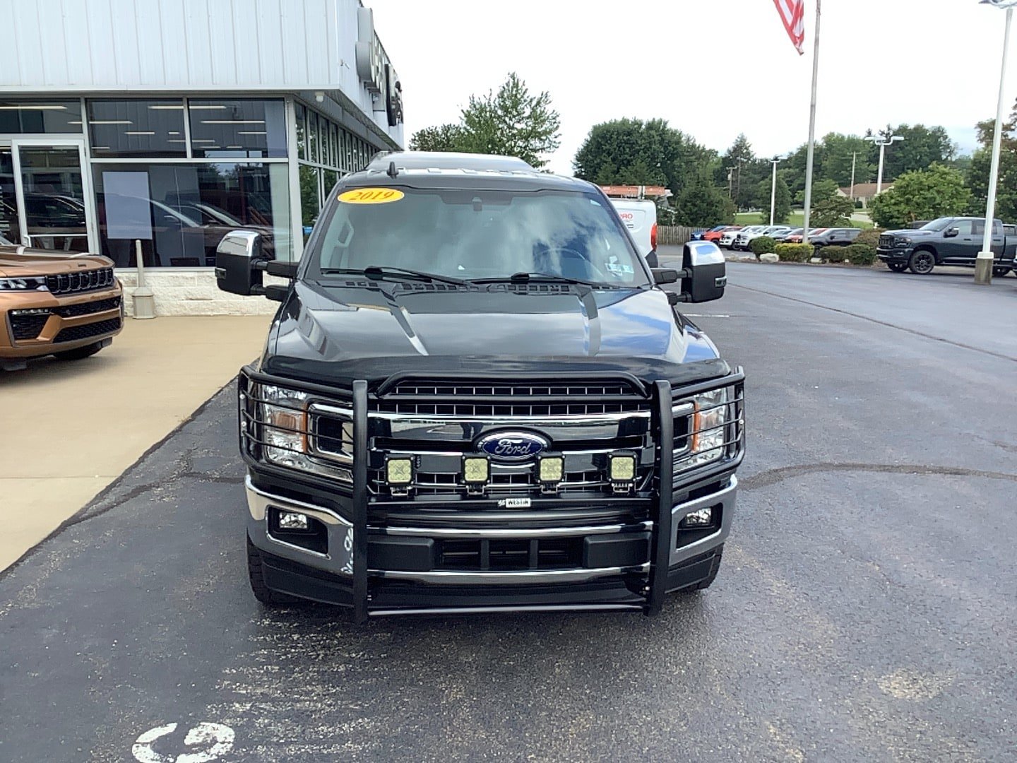 Used 2019 Ford F150 XLT w/ Equipment Group 302A Luxury AWD/4WD image 2